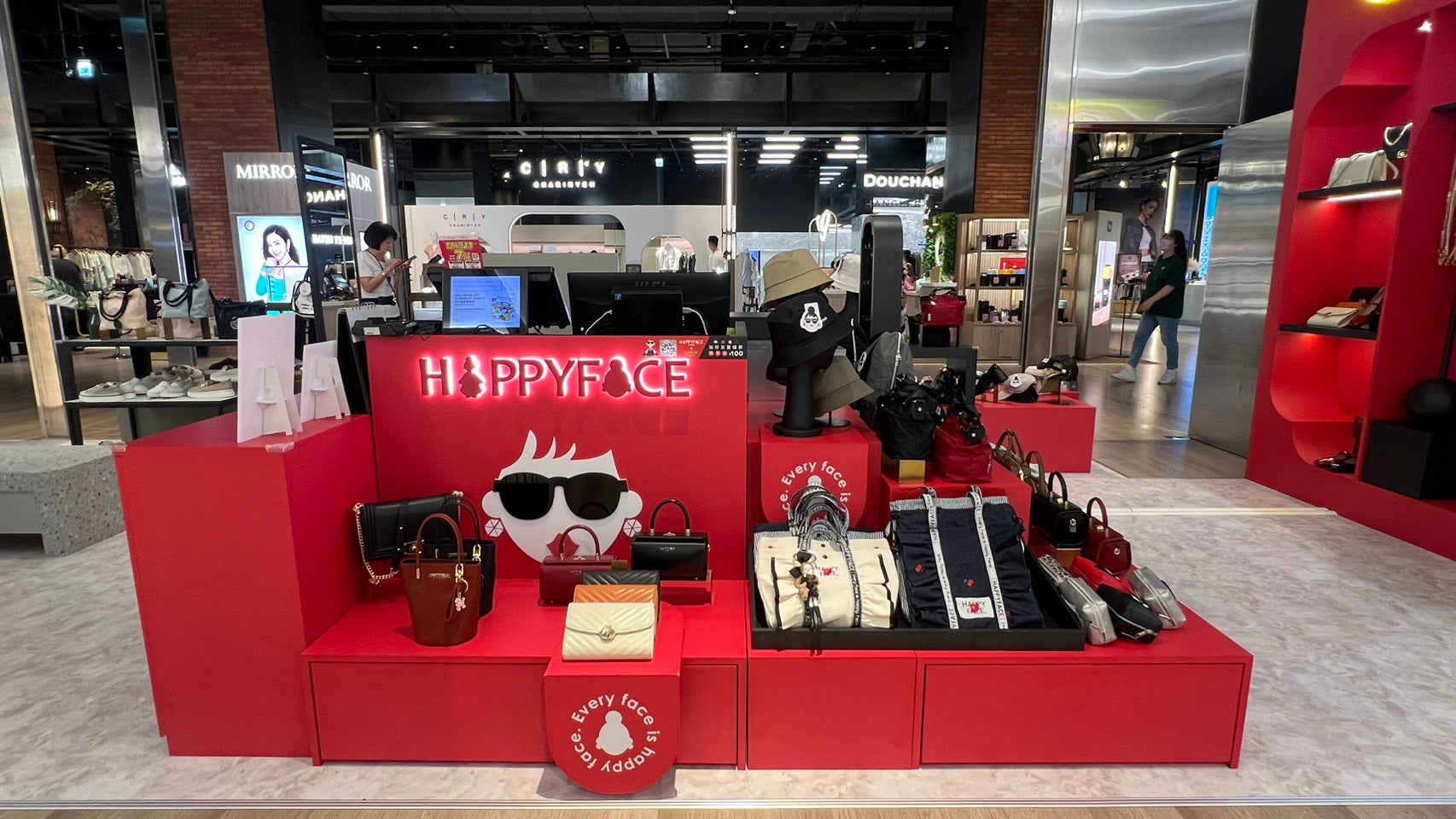 新店裕隆城首家正式店登場！