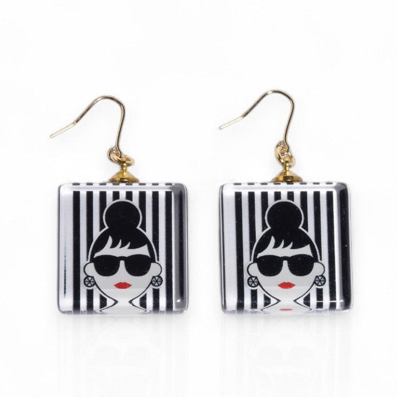 ［日本原裝進口］怪時尚壓克力方形耳環 (HG0001)