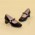 將圖片載入圖庫檢視器,【FAIR LADY聯名】摩登愛心釦瑪莉珍中跟鞋(6B2784)
