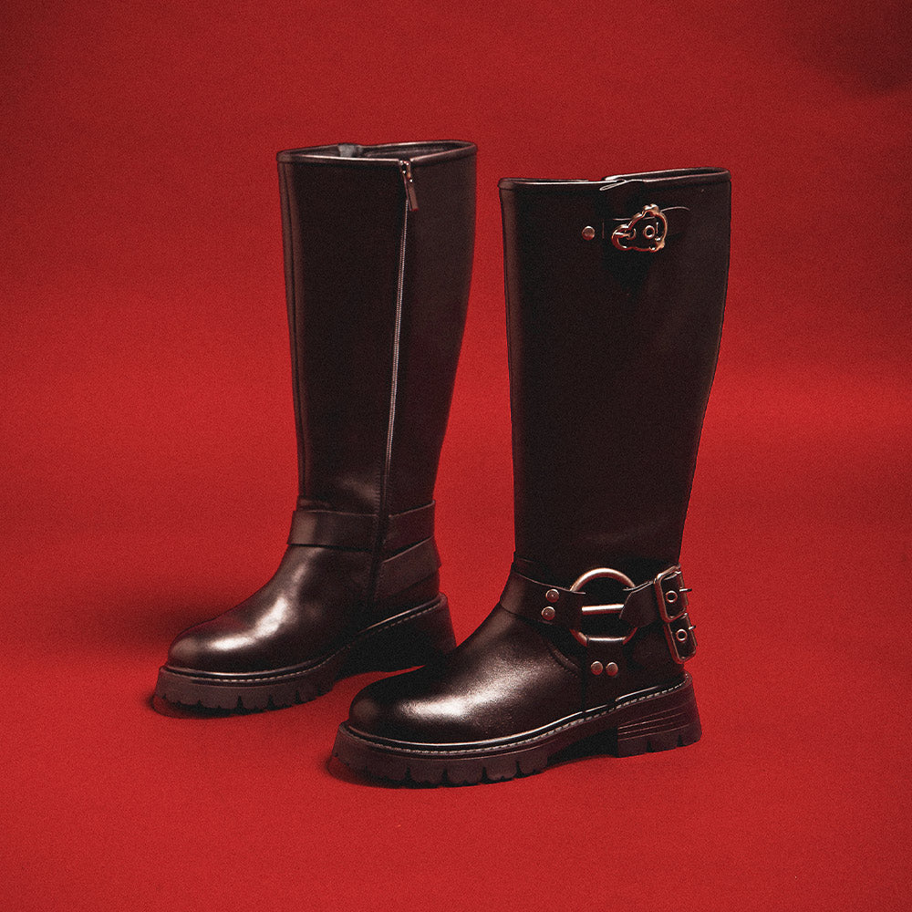【FAIR LADY聯名】個性帶釦真皮長靴  (7B2993)